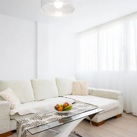 Emily Residencial Лос Кристианос