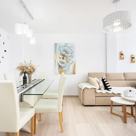 Emily Residencial Лос Кристианос