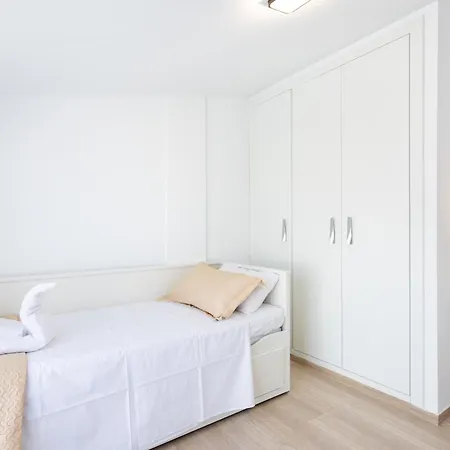 Emily Residencial Los Cristianos (Tenerife)