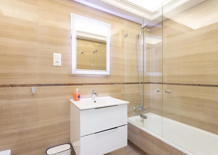 Emily Residencial Apartamento *