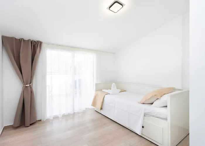 Emily Residencial Apartamento